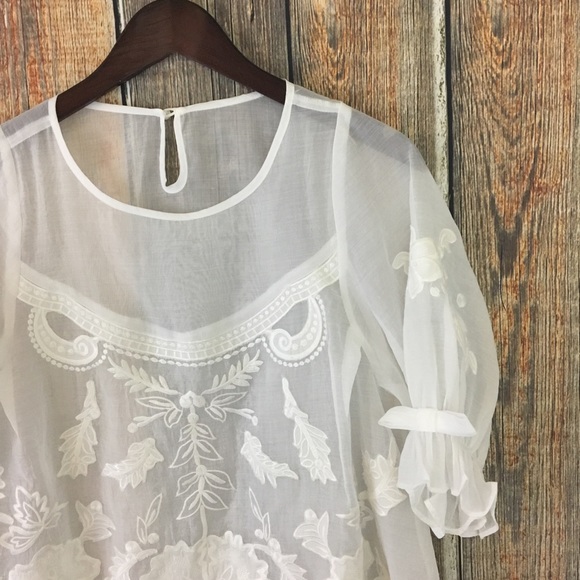 Mosicoco | White Embroidered Blouse - Picture 8 of 8